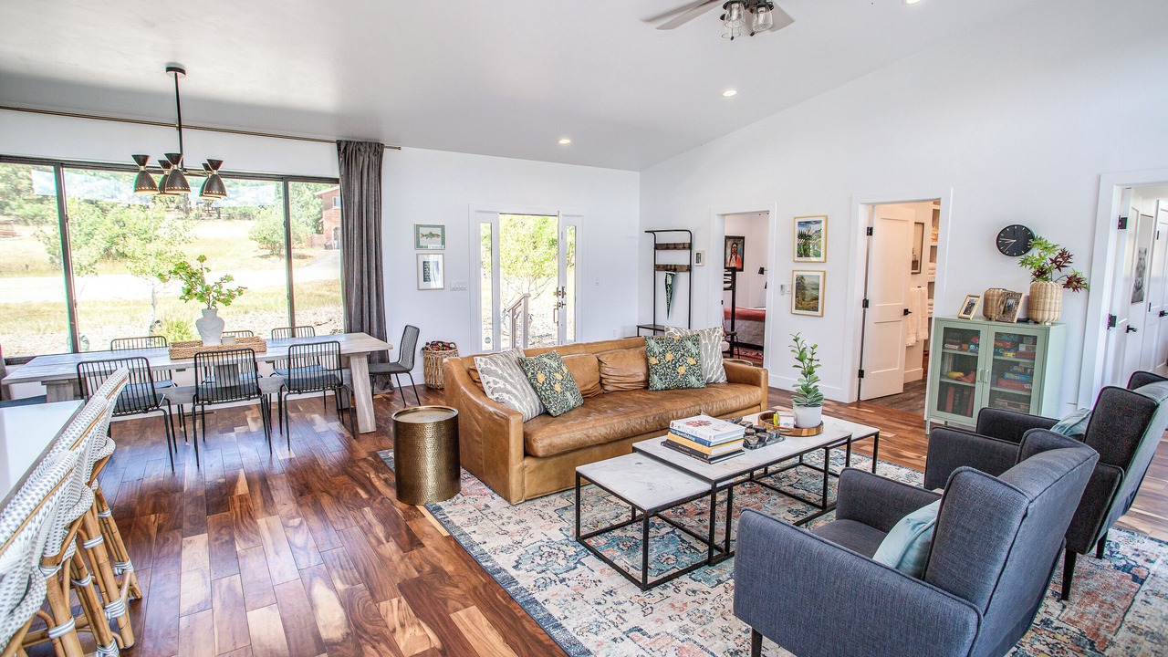 Photo of Livingroom in Twin Creek Village