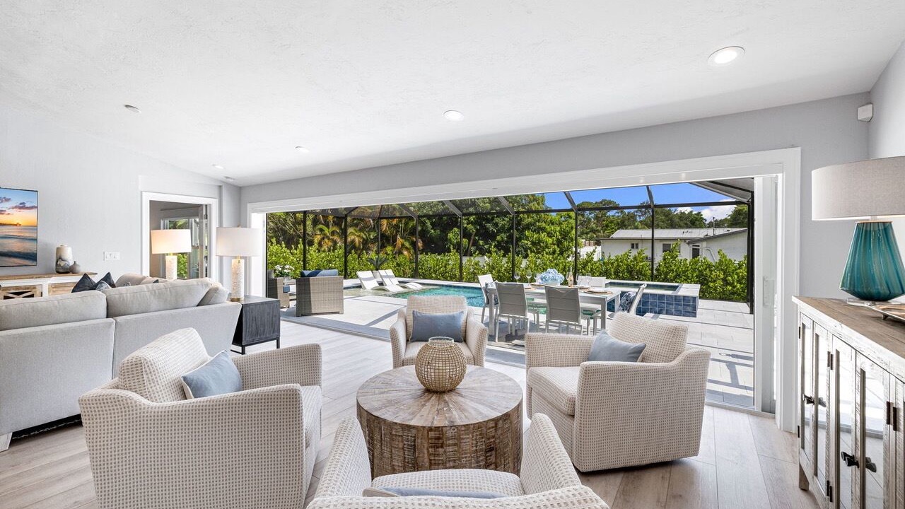 Photo of Livingroom in Central Naples