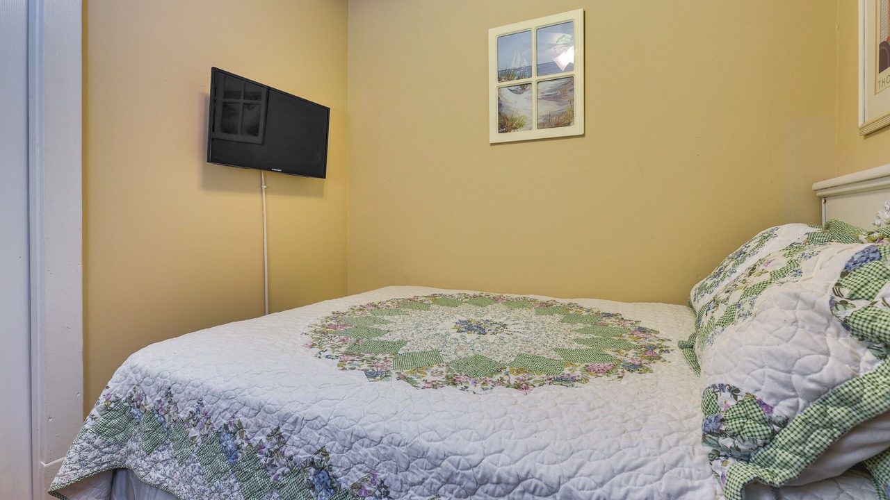 Photo of Bedroom in Lake View