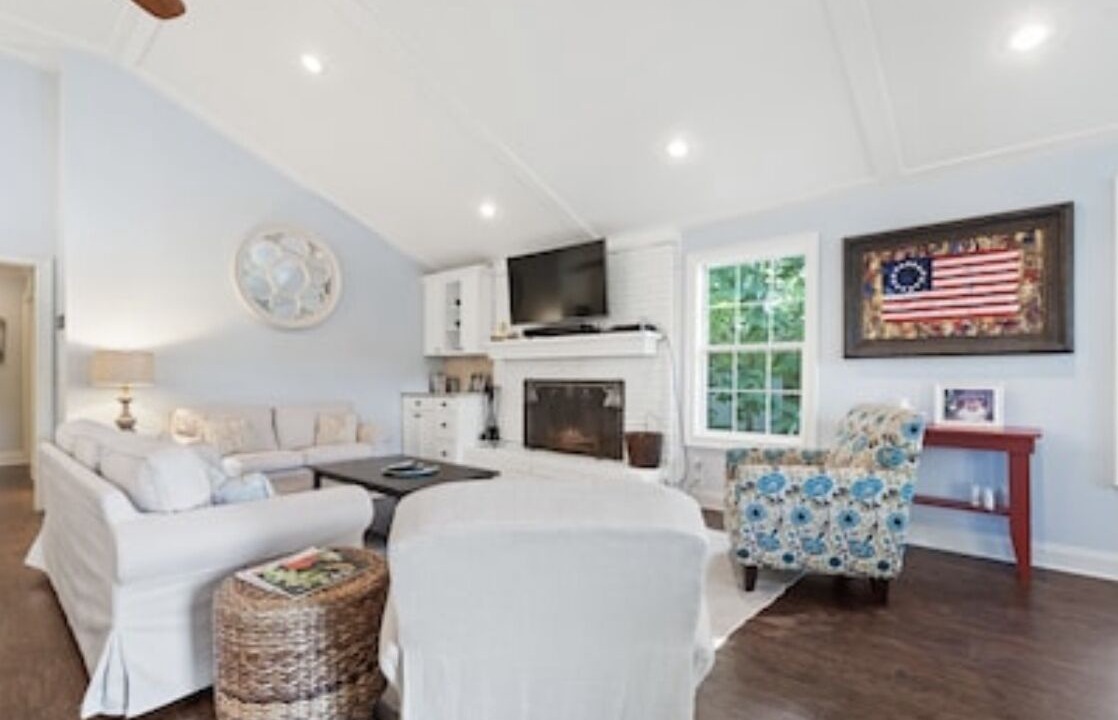 Photo of Livingroom in Eatonton