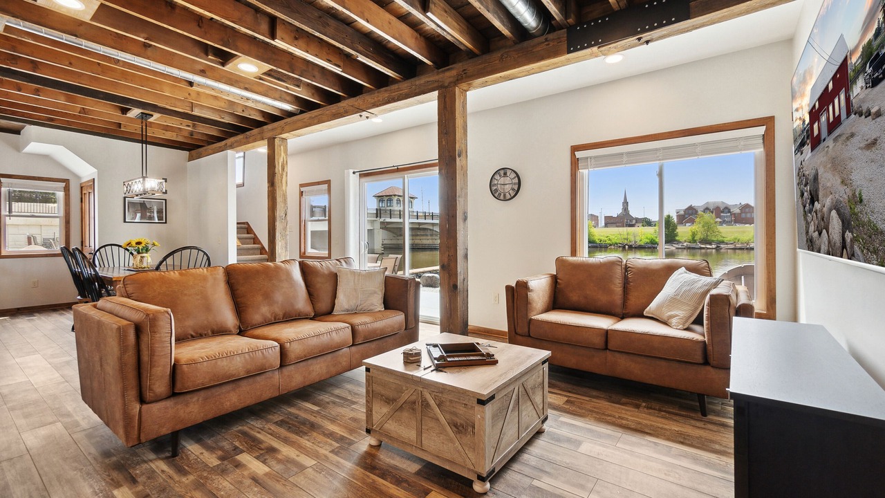 Photo of Livingroom in Two Rivers
