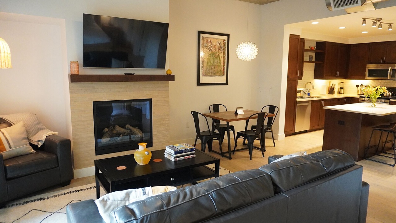 Photo of Livingroom in Central Boulder