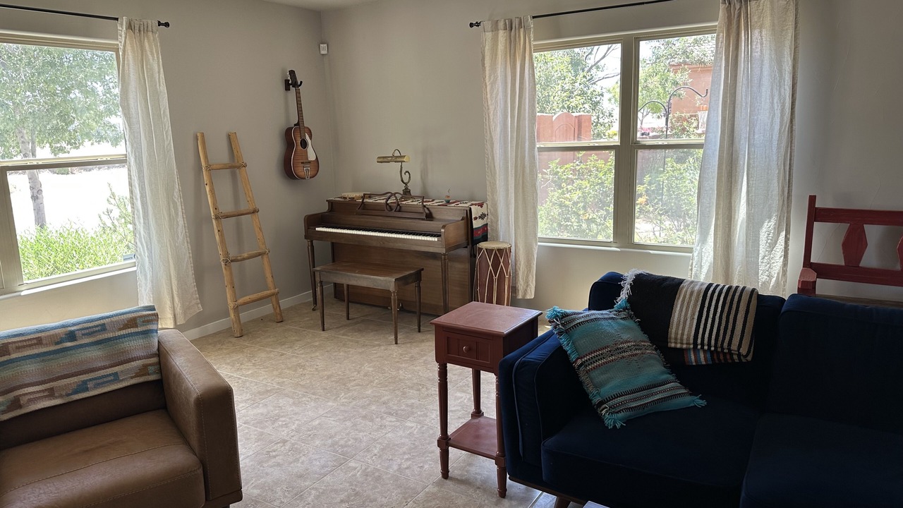 Photo of Livingroom in Mesa Del Sol Innovation Park