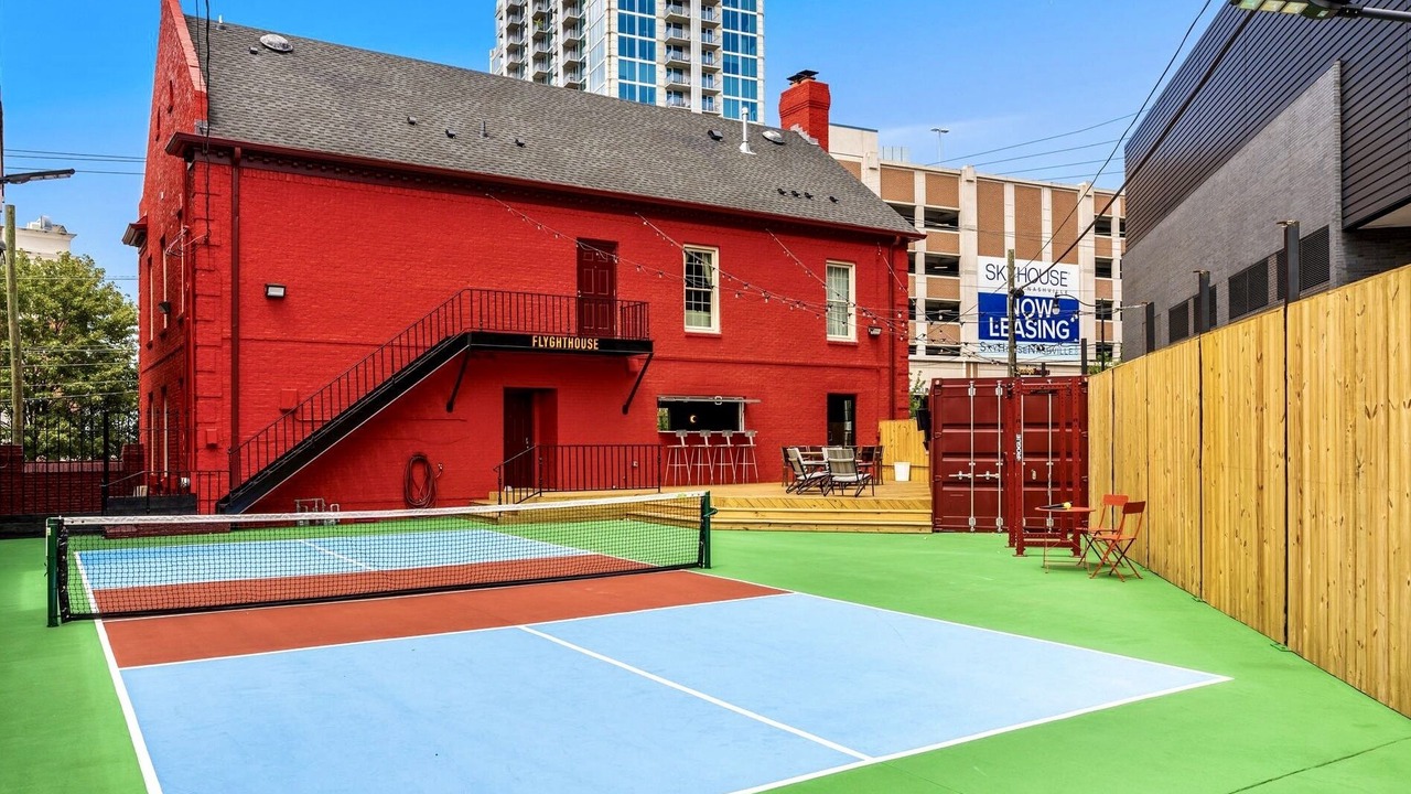 Photo of Outdoor in Music Row