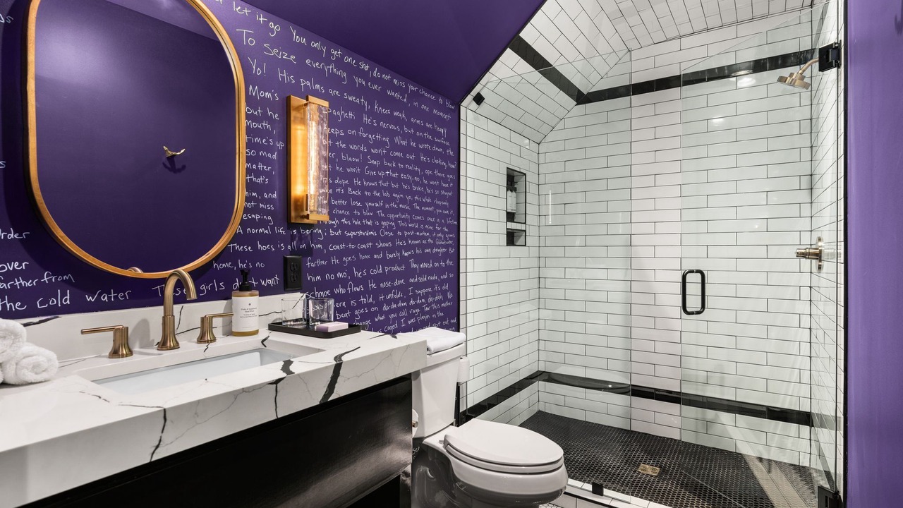 Photo of Bathroom in Music Row