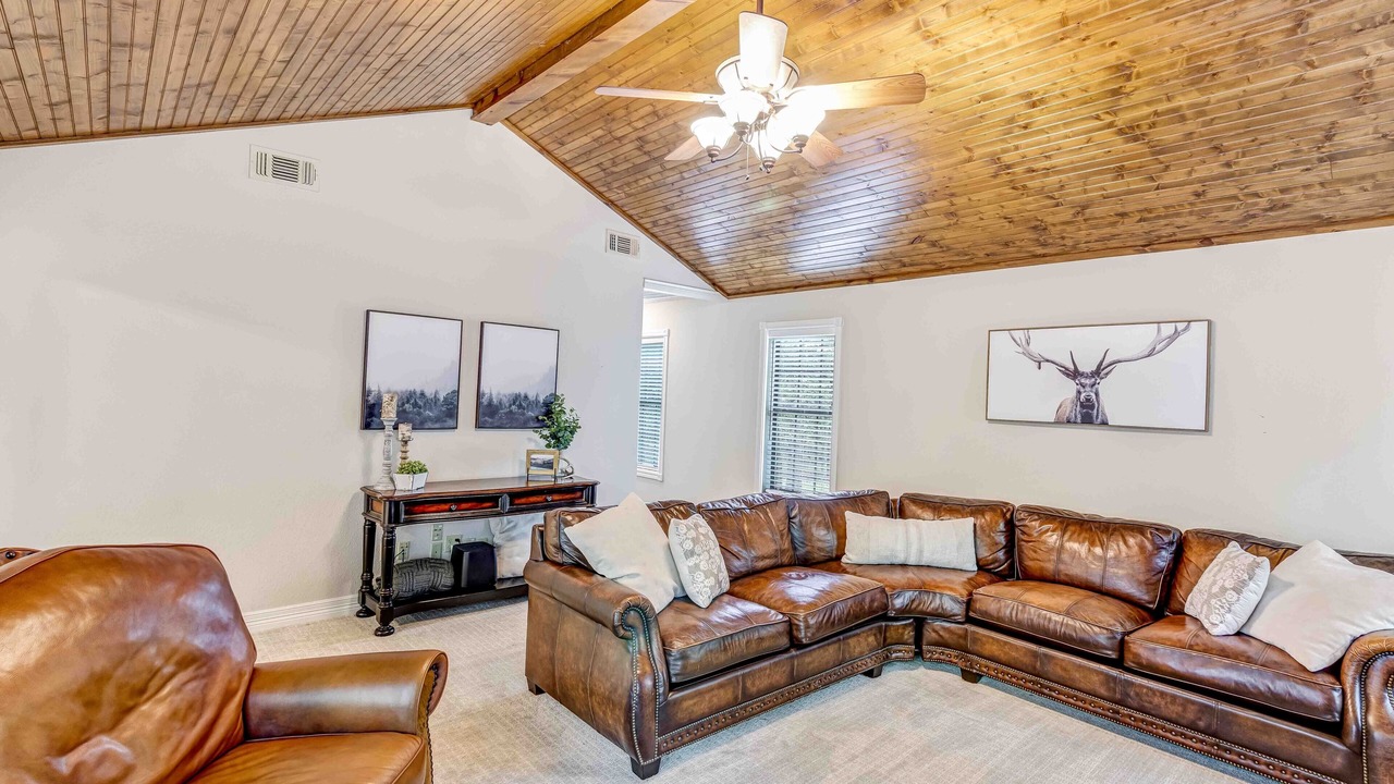 Photo of Livingroom in Holly Lake Ranch