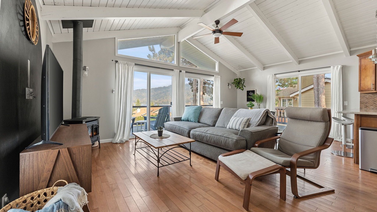 Photo of Livingroom in Sudden Valley