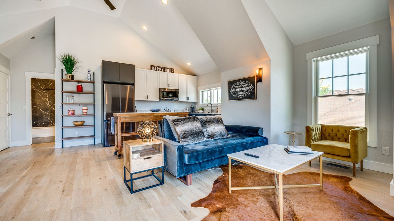 Photo of Livingroom in North Central Westminster