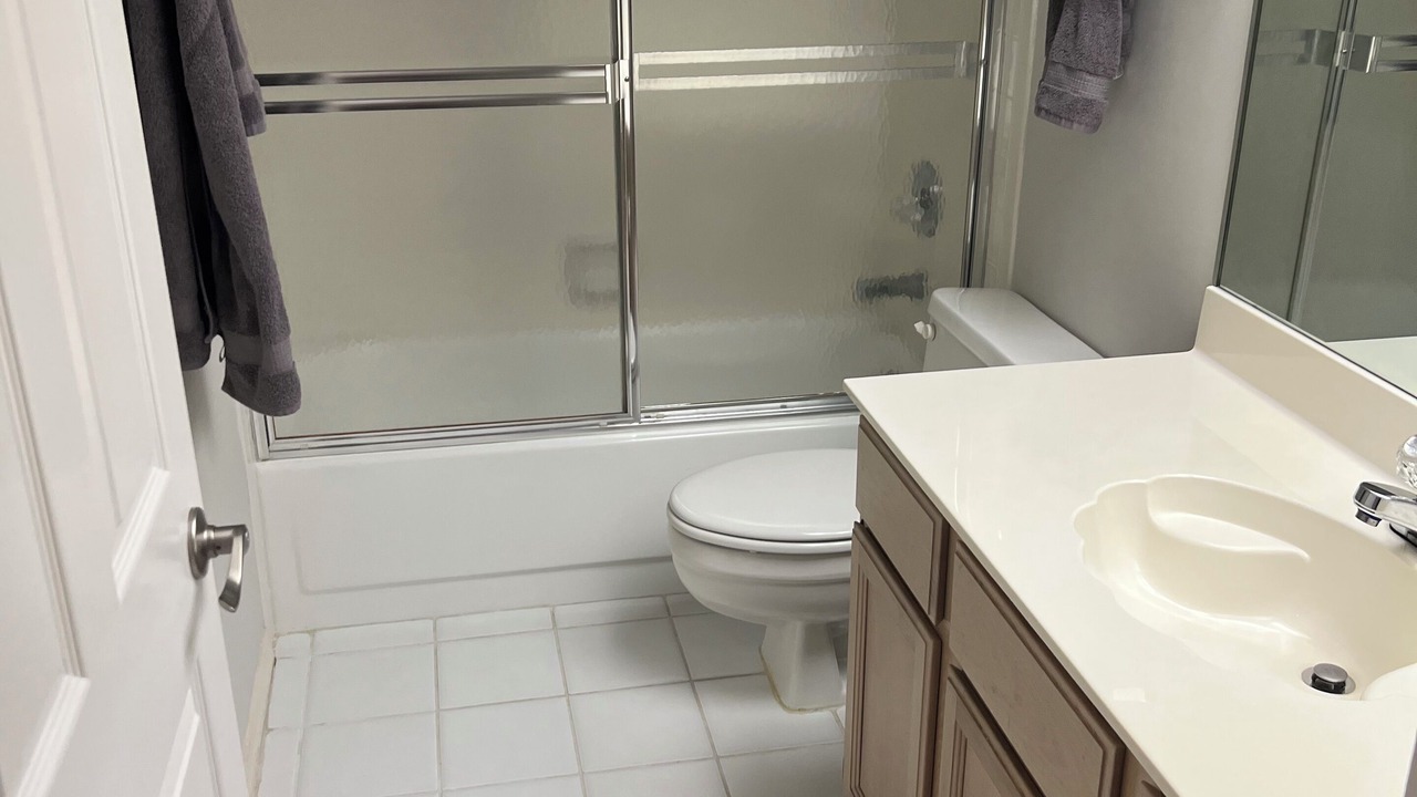 Photo of Bathroom in Kings Lake