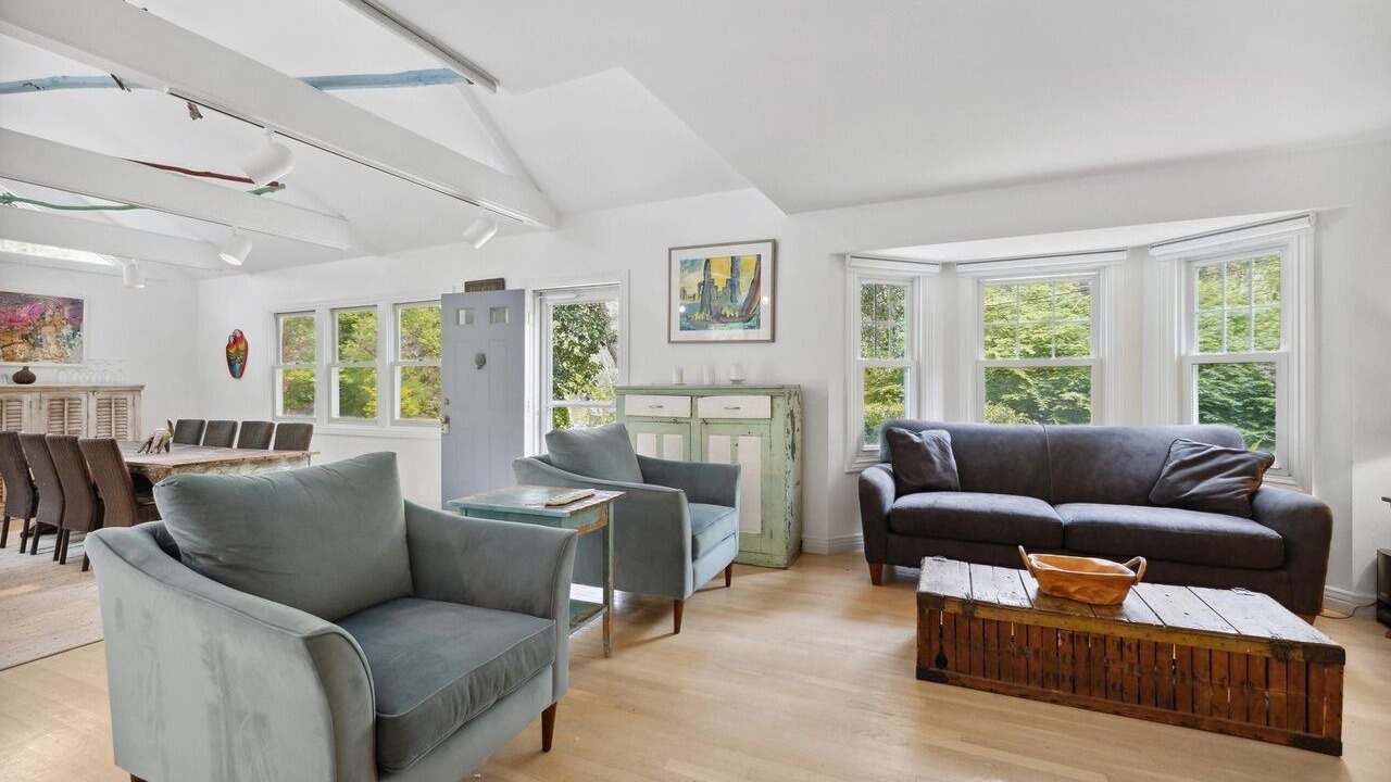 Photo of Livingroom in Lakeside