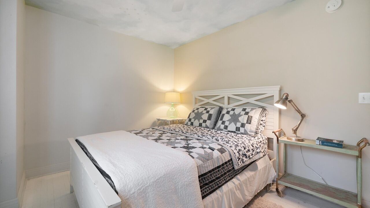 Photo of Bedroom in Lakeside