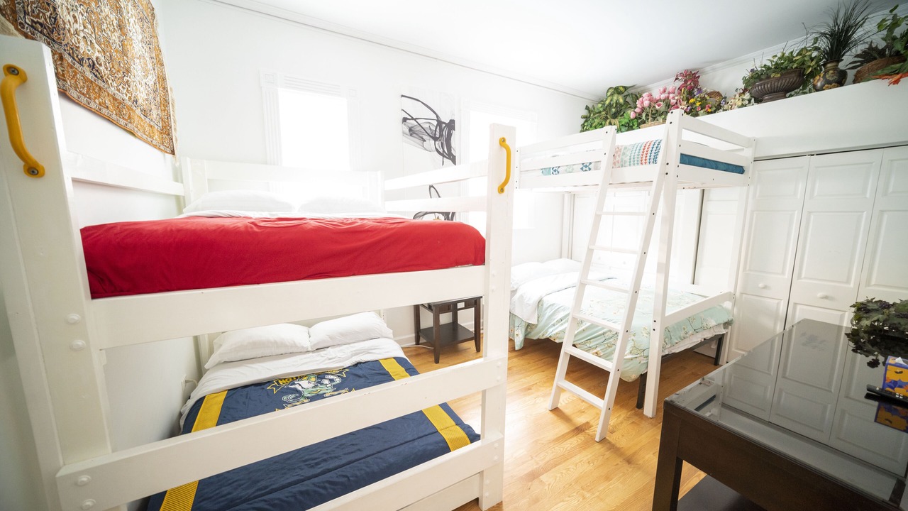 Photo of Bedroom in Lake View East