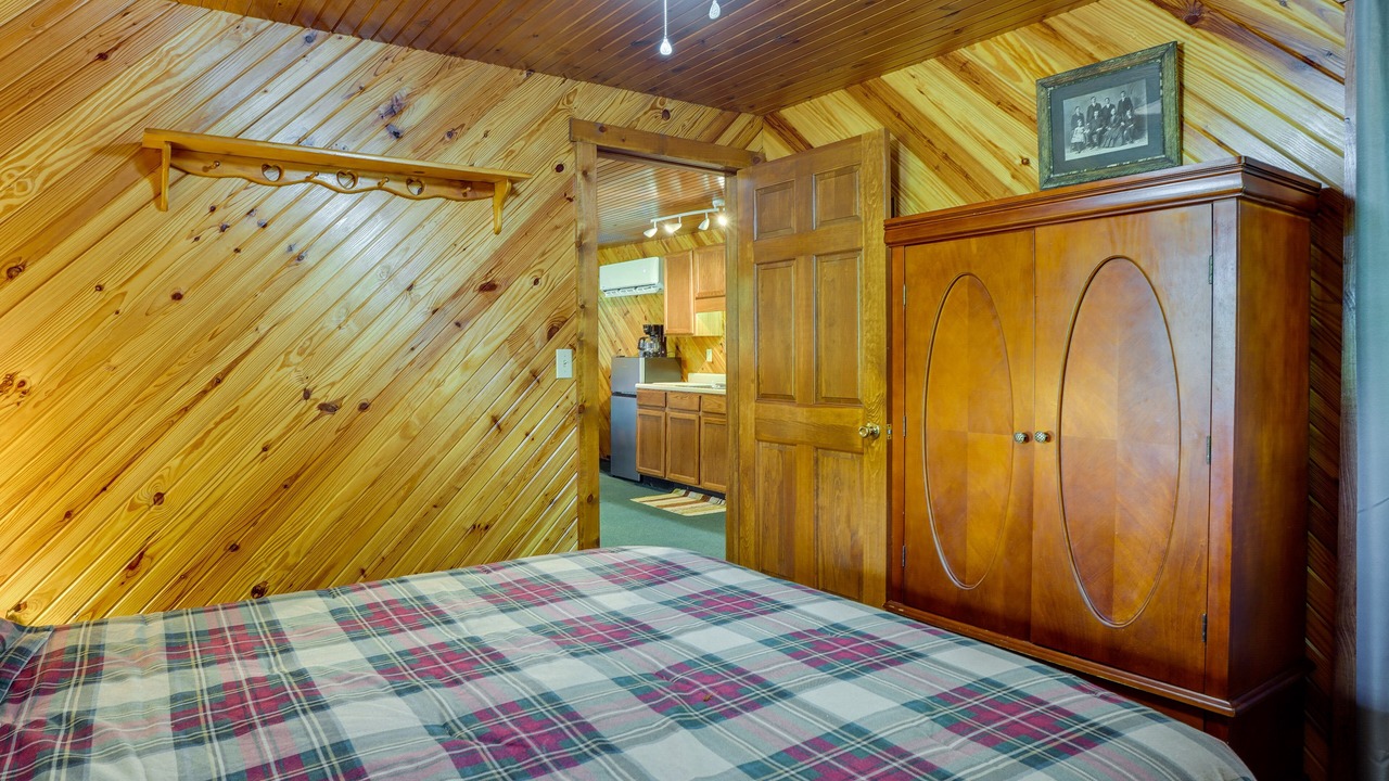 Photo of Bedroom in Green Bank