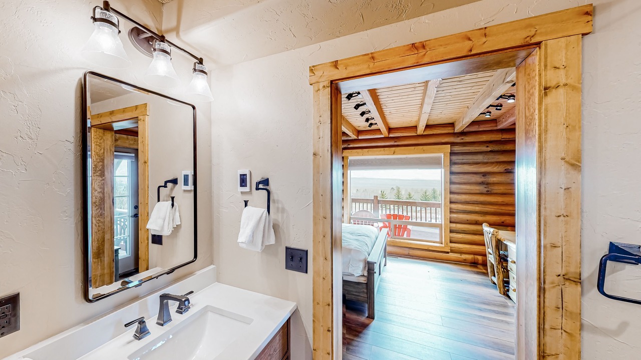 Photo of Bedroom in Warm Springs