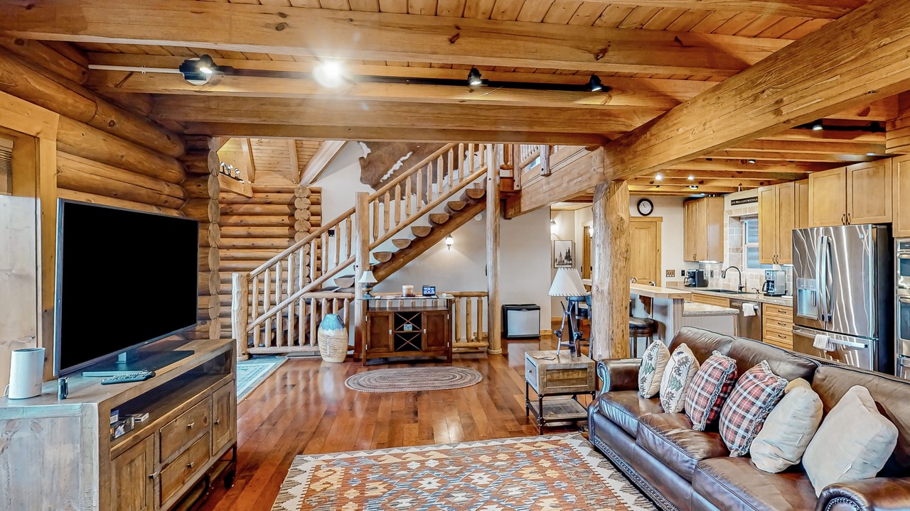 Photo of Livingroom in Warm Springs