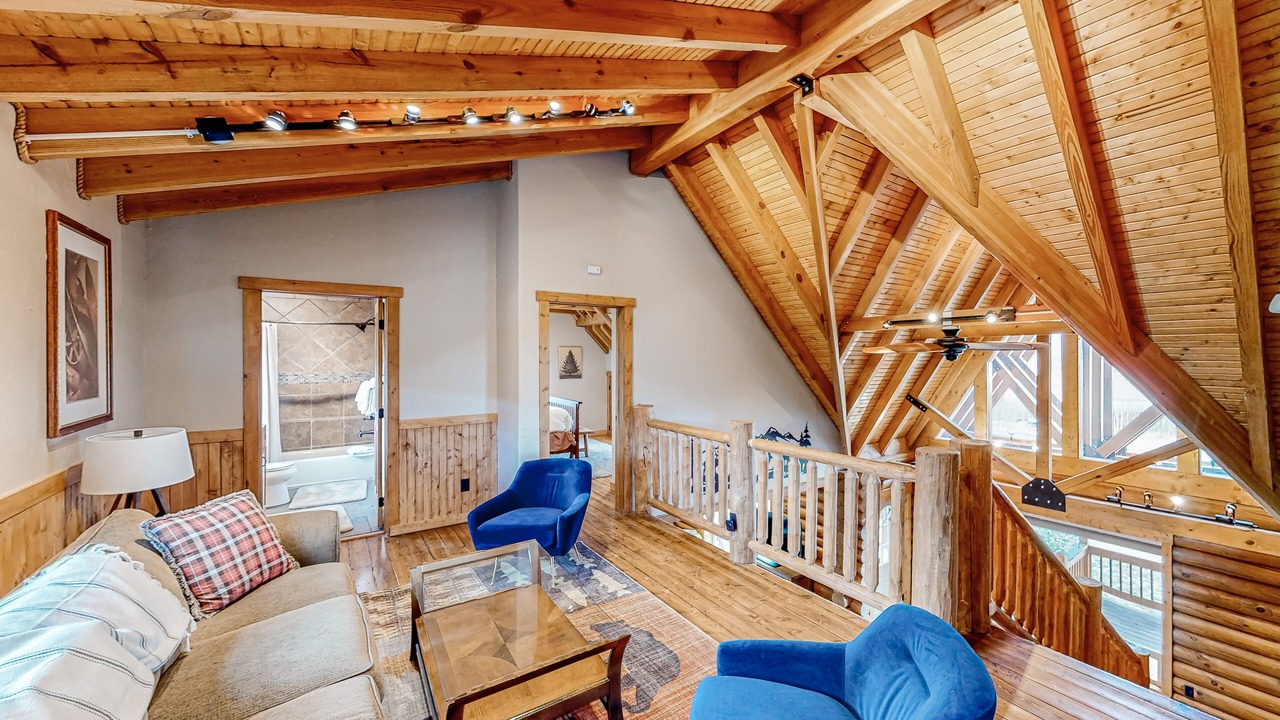 Photo of Livingroom in Warm Springs