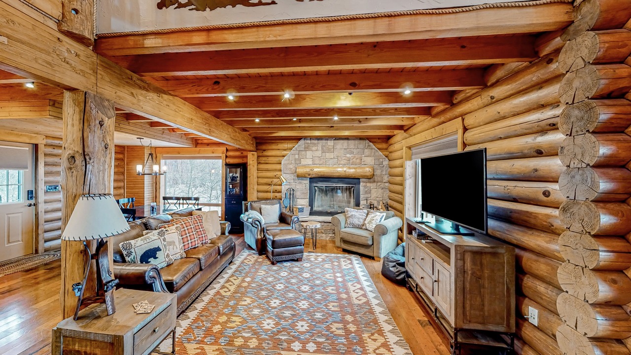 Photo of Livingroom in Warm Springs