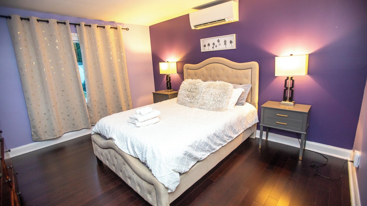 Photo of Bedroom in Newark