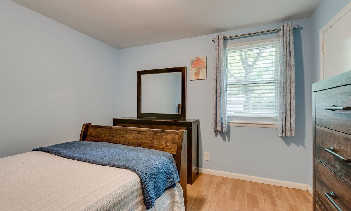 Photo of Bedroom in Inglewood