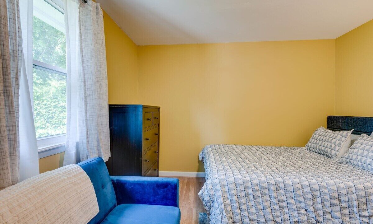 Photo of Bedroom in Inglewood