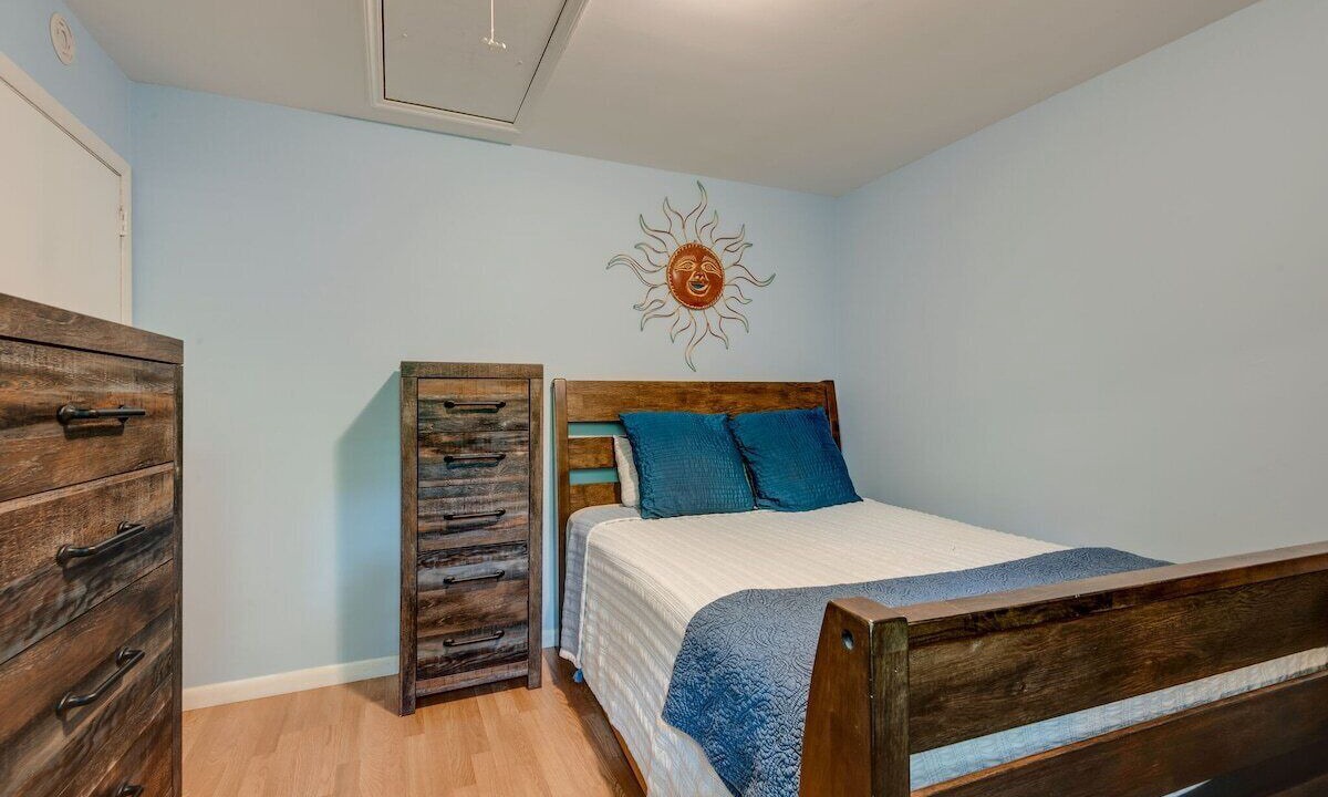 Photo of Bedroom in Inglewood