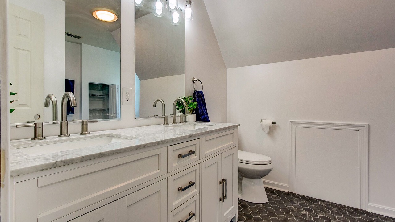 Photo of Bathroom in Harpers Ferry