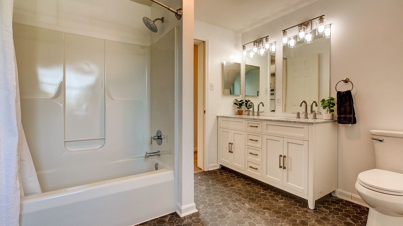 Photo of Bathroom in Harpers Ferry