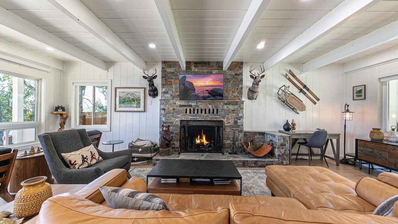 Photo of Livingroom in Brockway