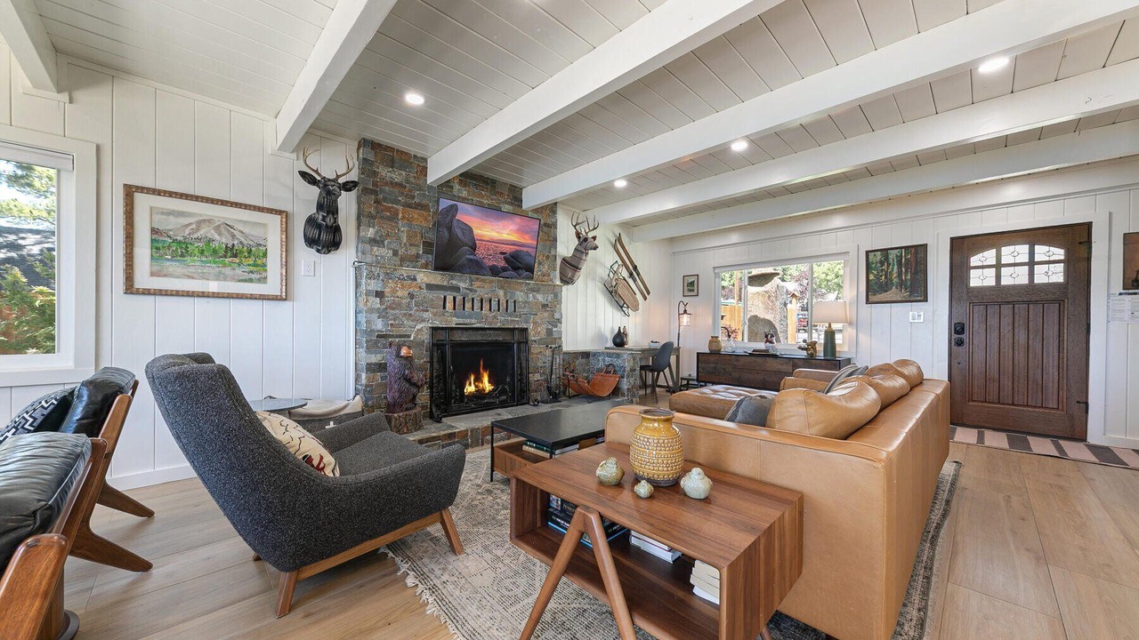 Photo of Livingroom in Brockway
