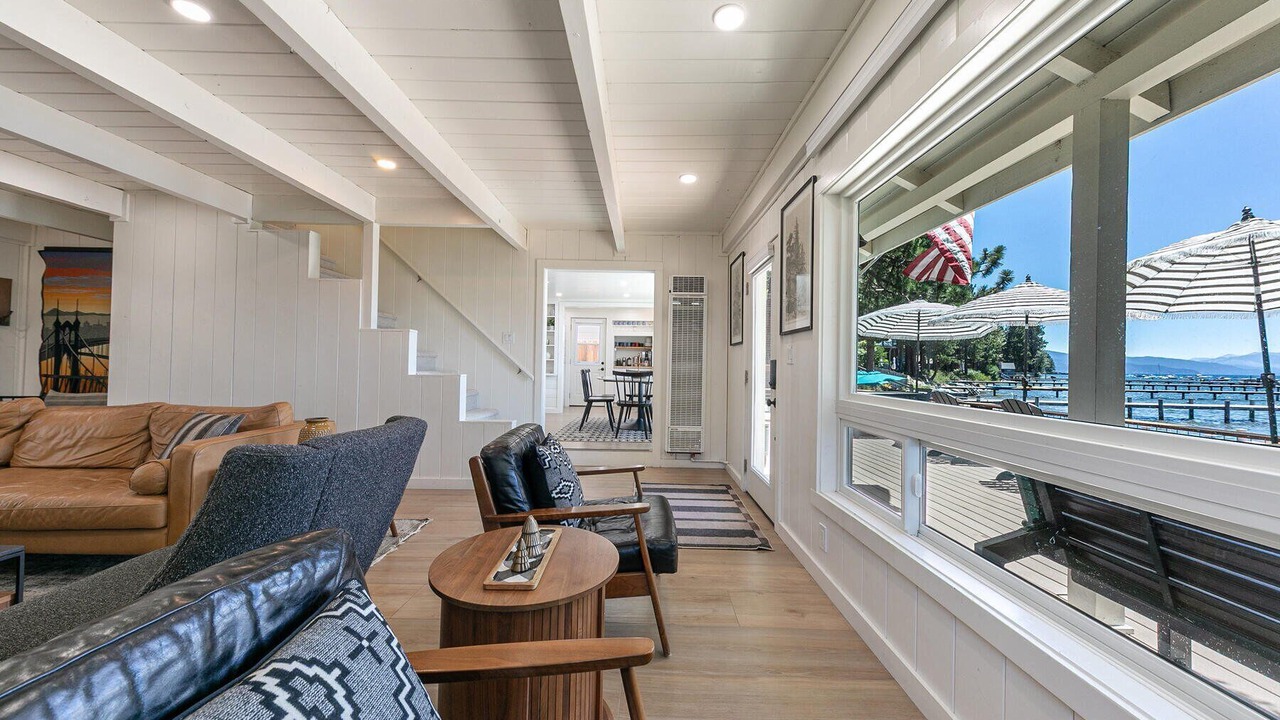 Photo of Livingroom in Brockway