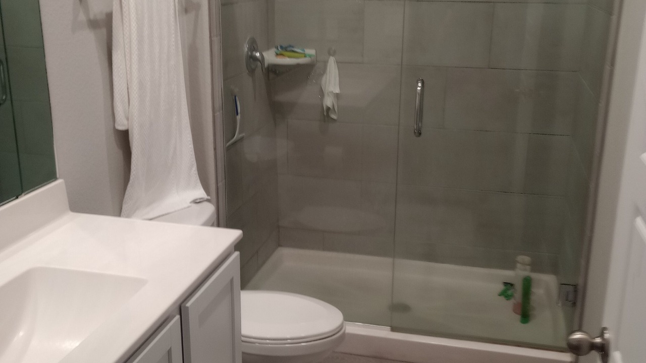 Photo of Bathroom in Los Lunas