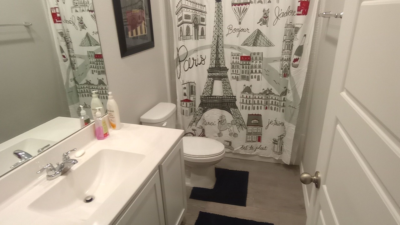Photo of Bathroom in Los Lunas