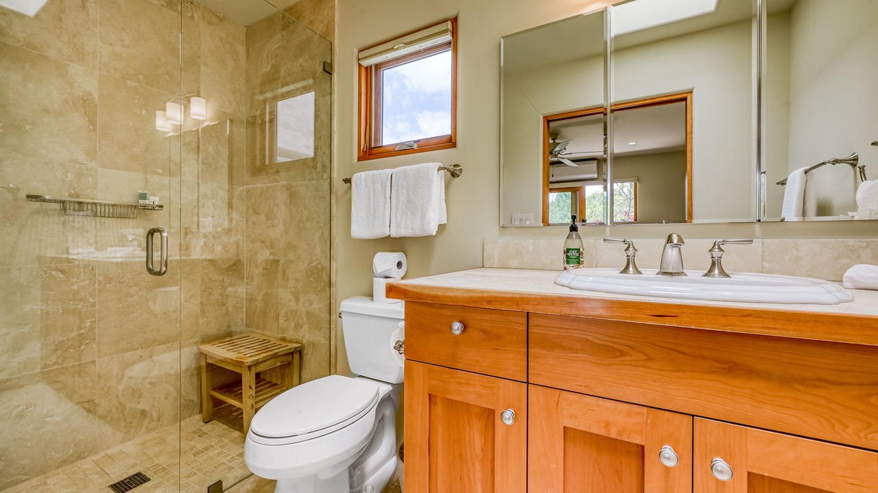 Photo of Bathroom in La Tierra
