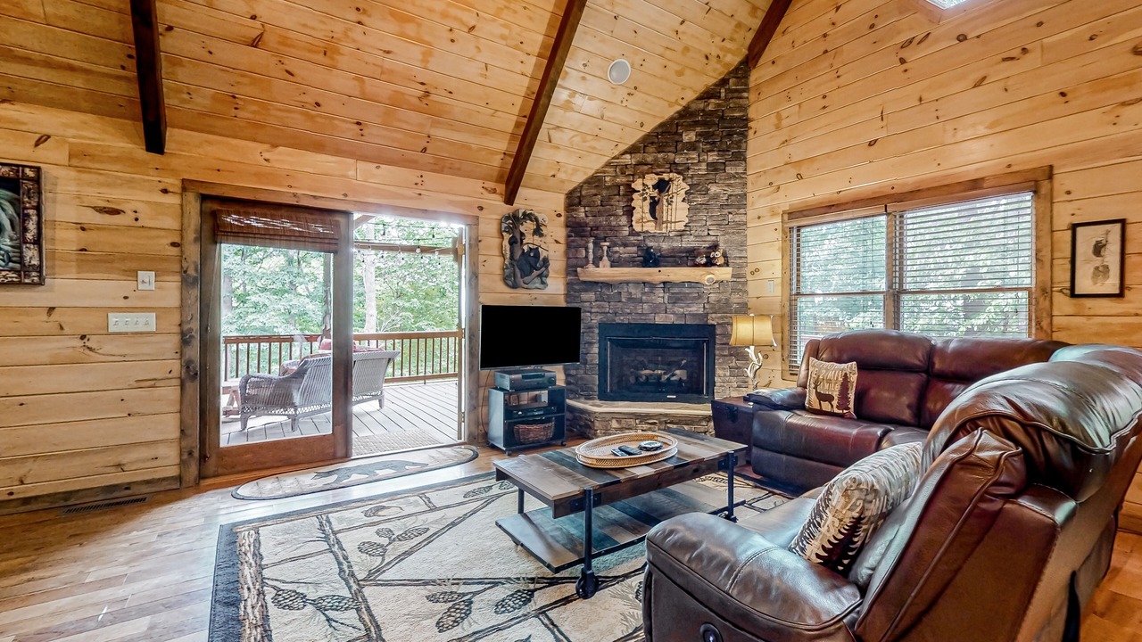 Photo of Livingroom in Ridges Over the Lake