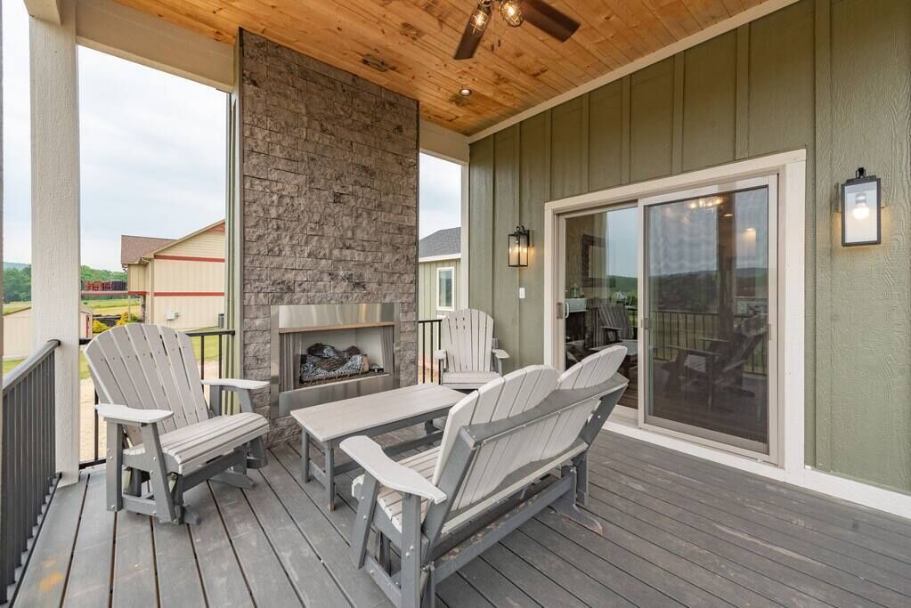 Photo of Livingroom in Waterfront Greens