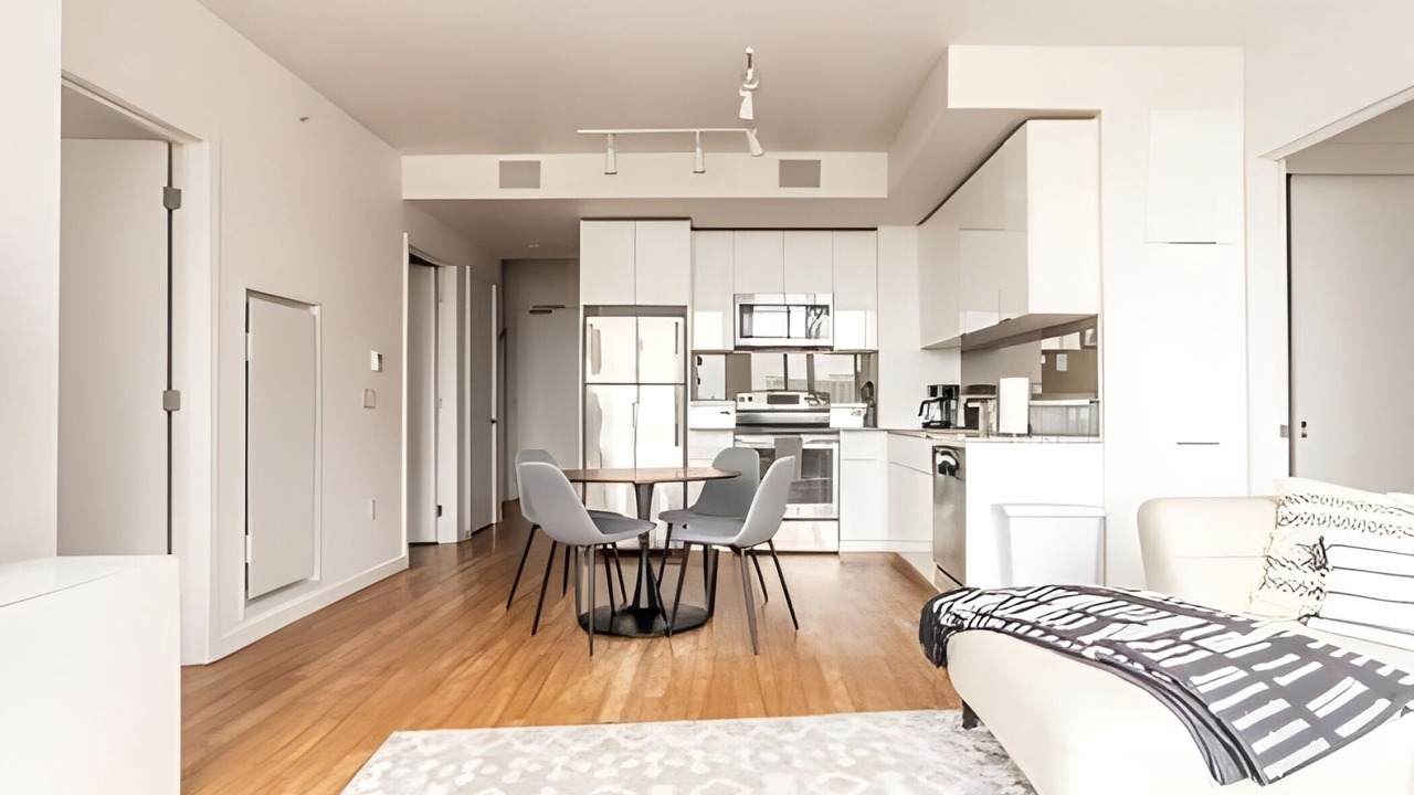 Photo of Livingroom in West Bellevue