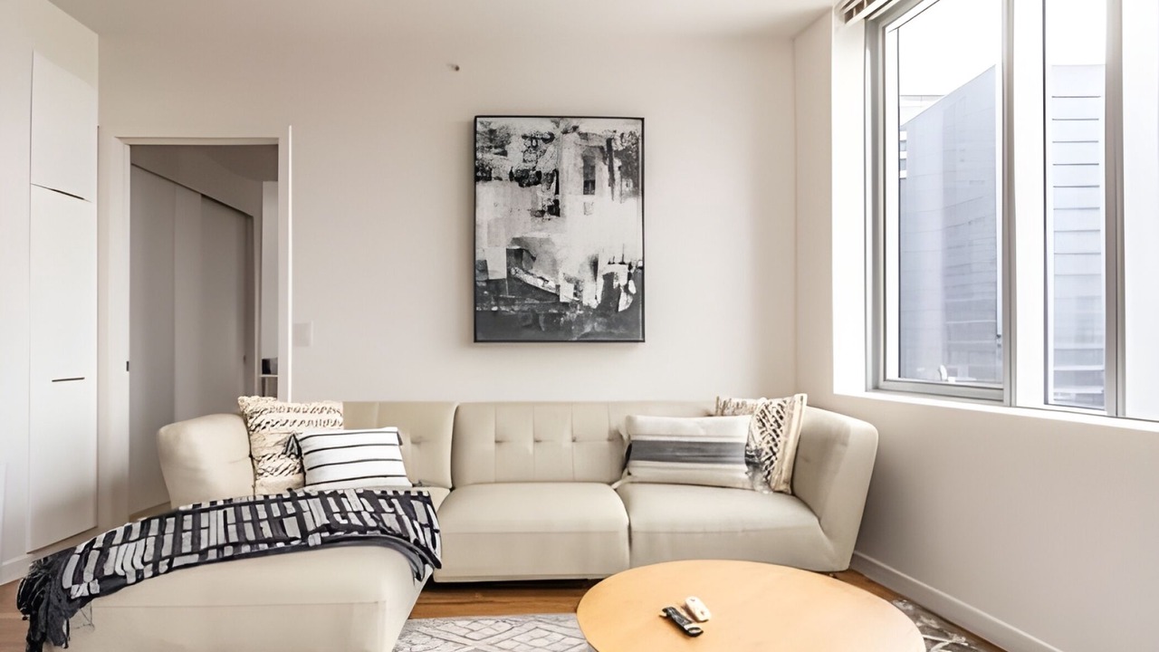 Photo of Livingroom in West Bellevue