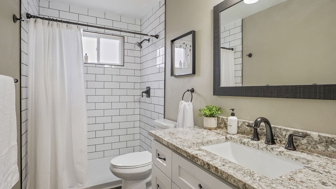 Photo of Bathroom in Oak Park