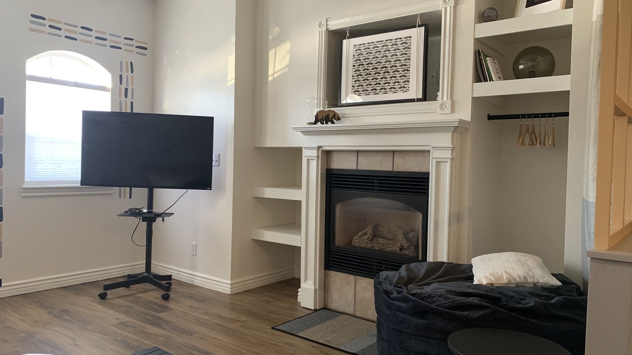 Photo of Livingroom in Midway