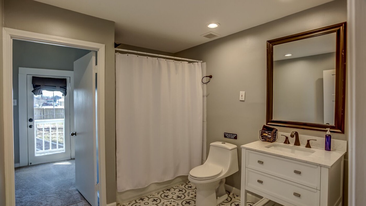 Photo of Bathroom in Medical District