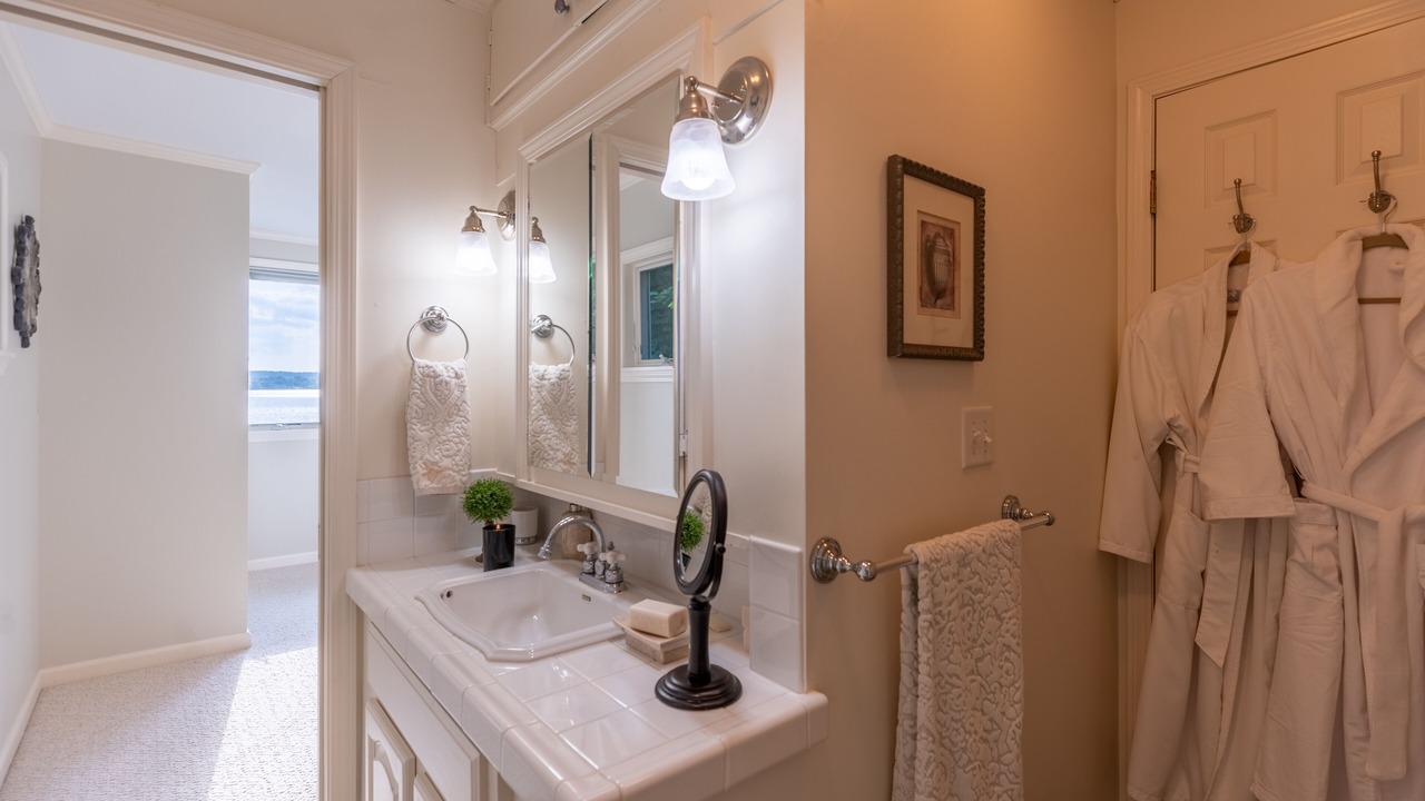 Photo of Bathroom in Town of Owasco