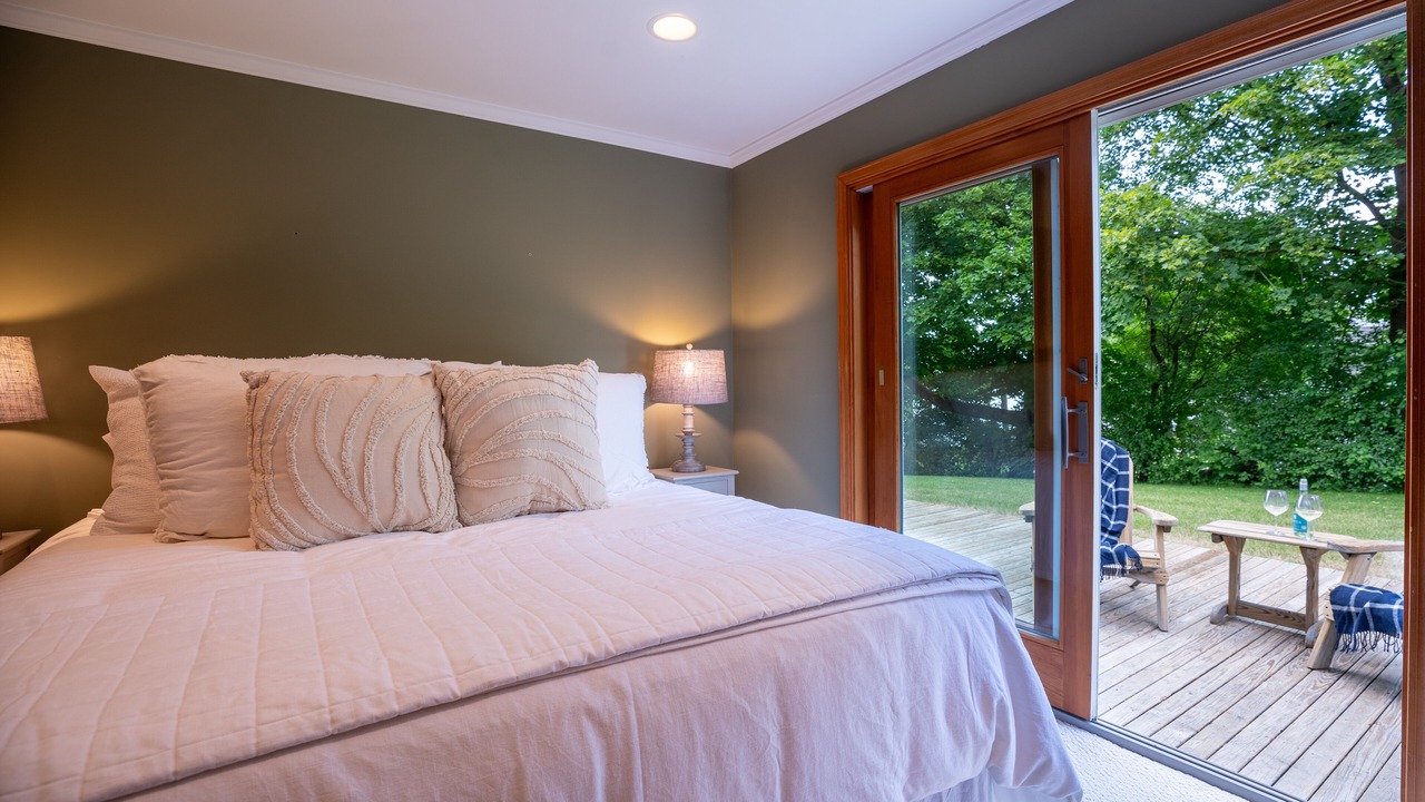 Photo of Bedroom in Town of Owasco