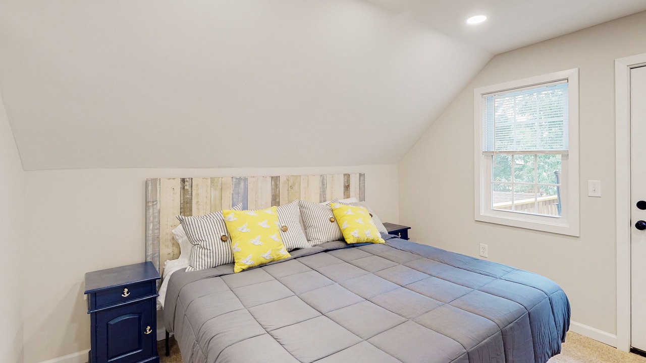 Photo of Bedroom in Edgewater
