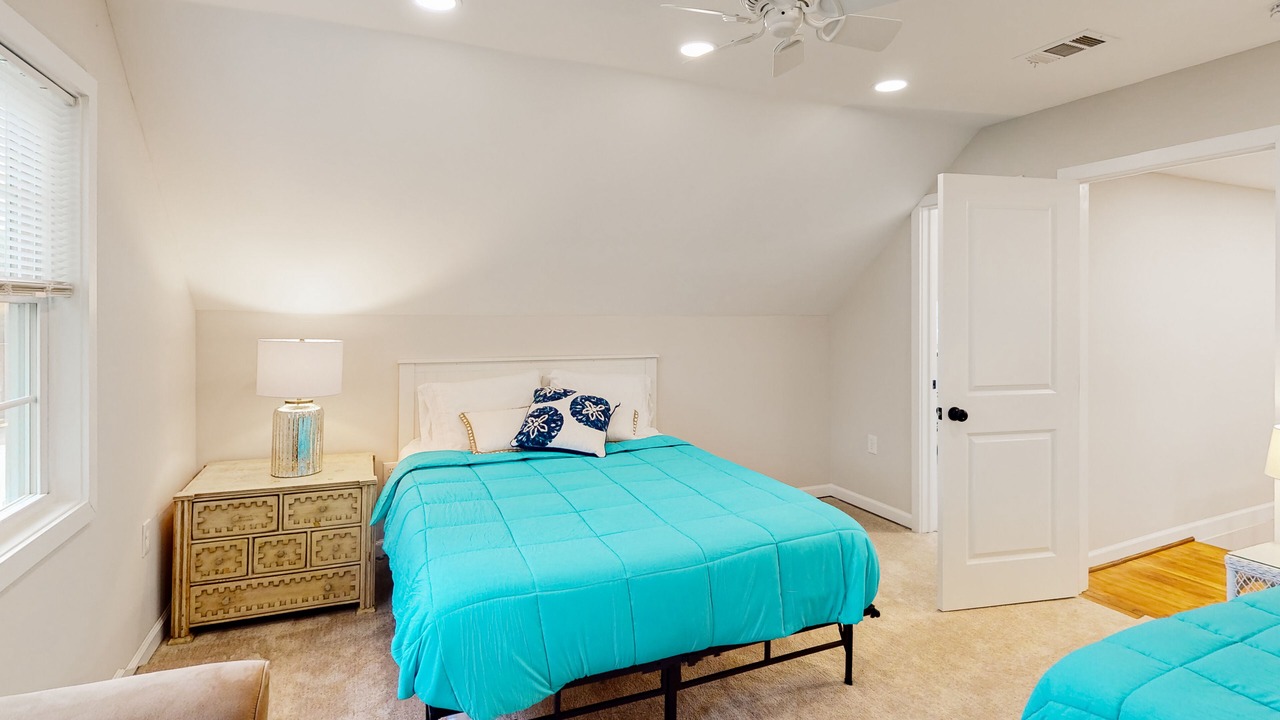 Photo of Bedroom in Edgewater