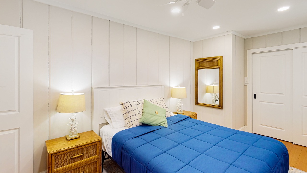 Photo of Bedroom in Edgewater