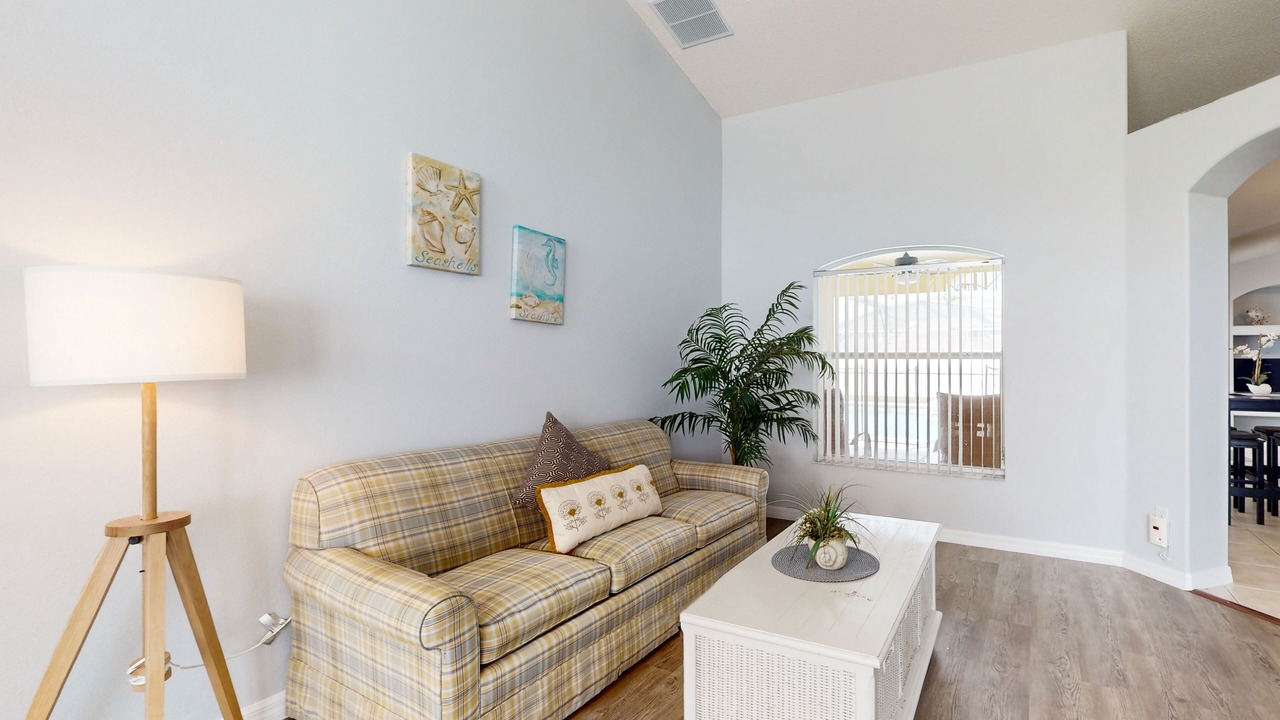 Photo of Livingroom in Orange Tree
