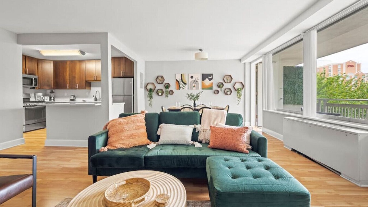 Photo of Livingroom in Crystal City