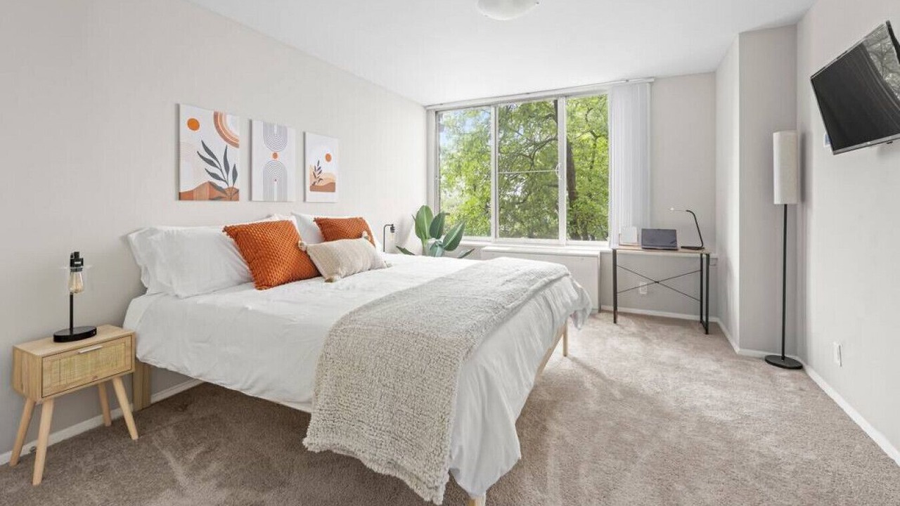 Photo of Bedroom in Crystal City