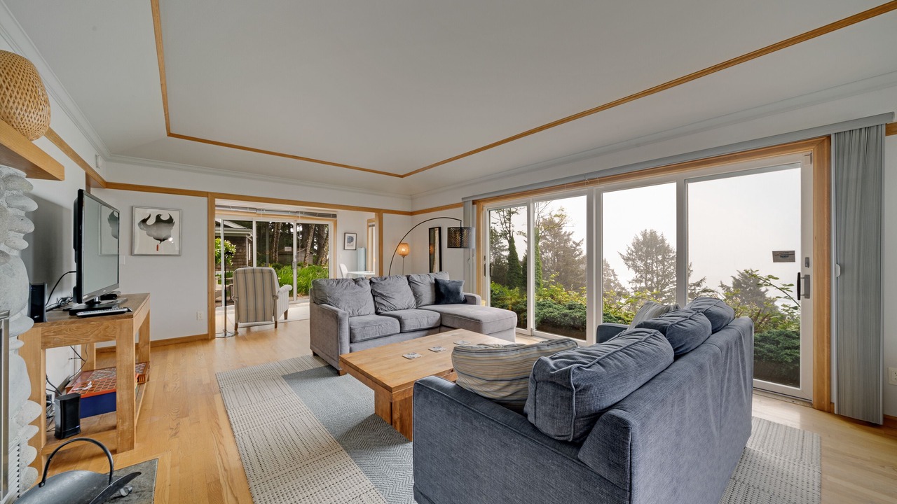 Photo of Livingroom in Neahkahnie Beach