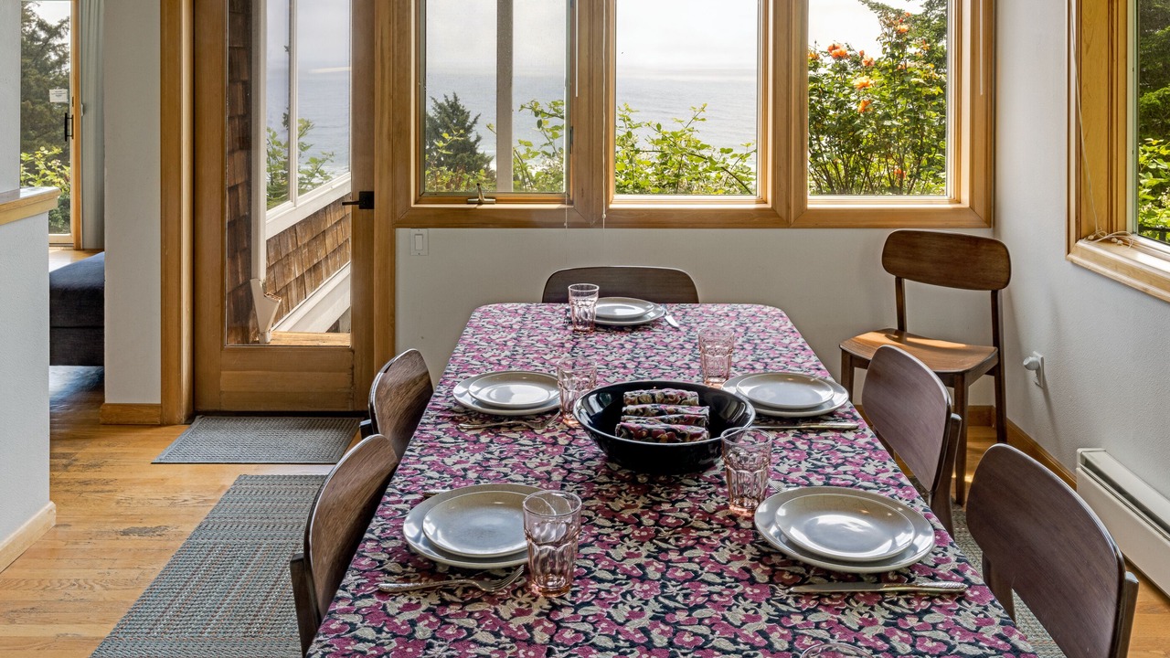 Photo of Bedroom in Neahkahnie Beach